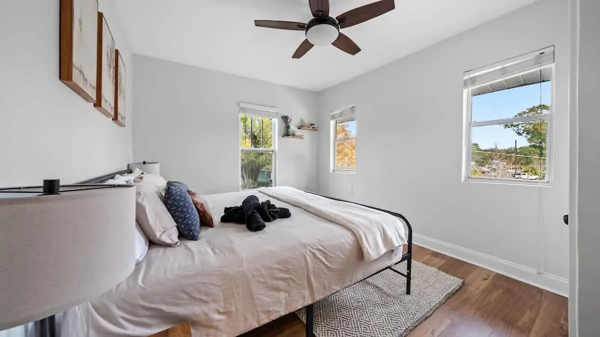 Сasa de vacaciones Spacious Modern Farmhouse W/ Private Patio & Bbq! Tampa