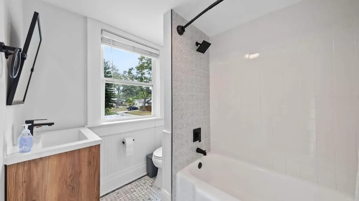 טאמפה Spacious Modern Farmhouse W/ Private Patio & Bbq! ארצות הברית
