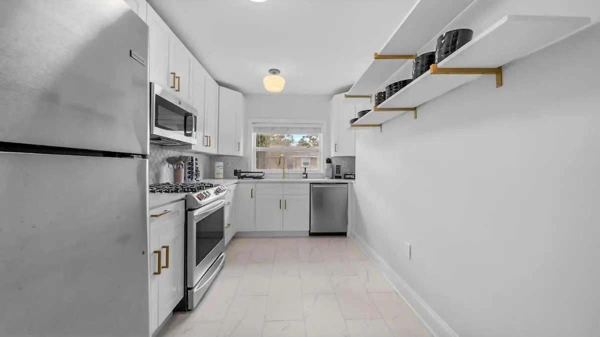 טאמפה Spacious Modern Farmhouse W/ Private Patio & Bbq!