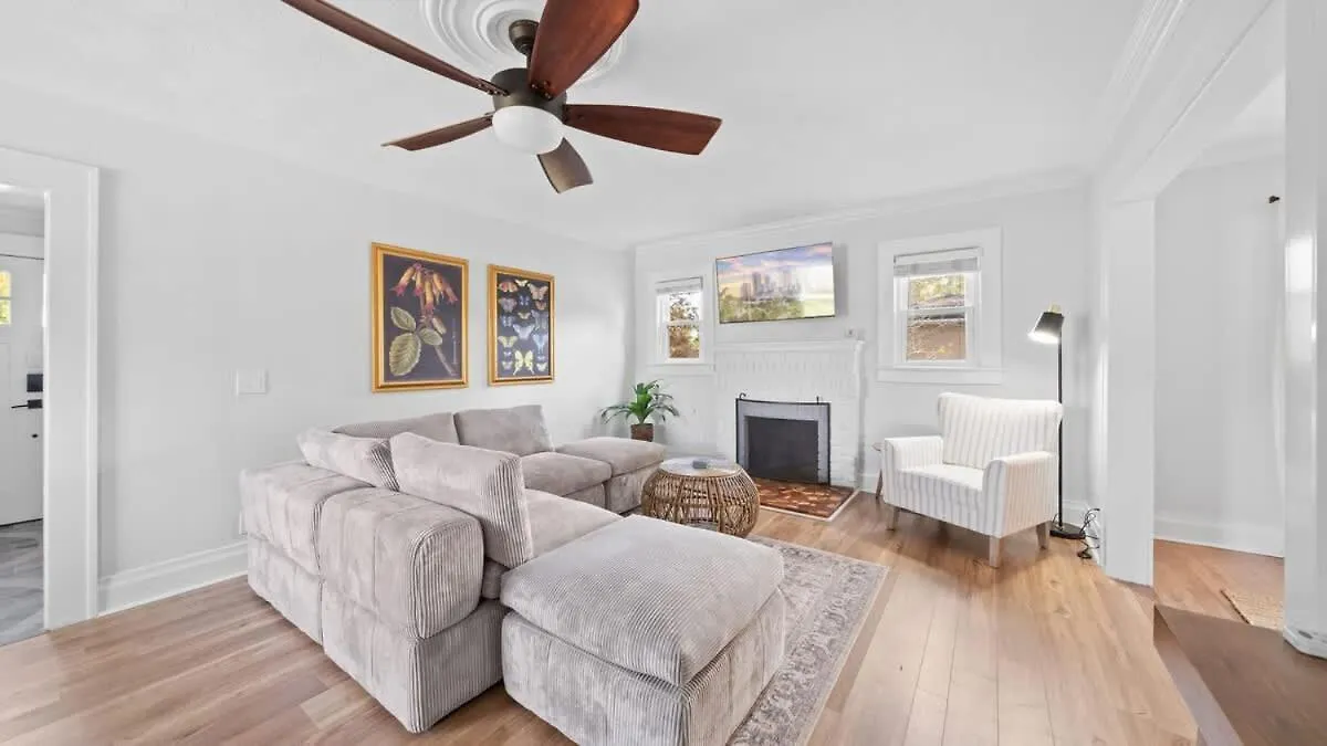 טאמפה Spacious Modern Farmhouse W/ Private Patio & Bbq!