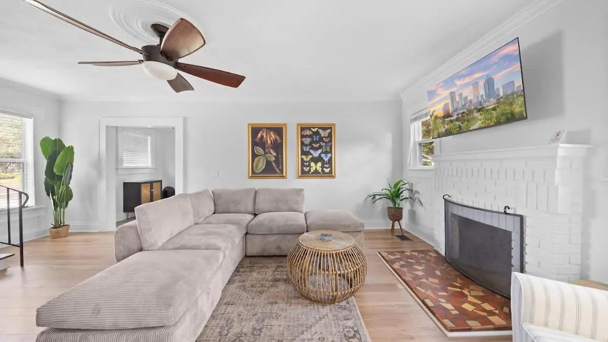 טאמפה Spacious Modern Farmhouse W/ Private Patio & Bbq!